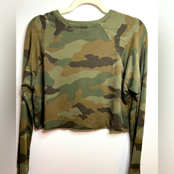 Forever 21 Army Crop Long Sleeve Size L - Picture 2 of 2